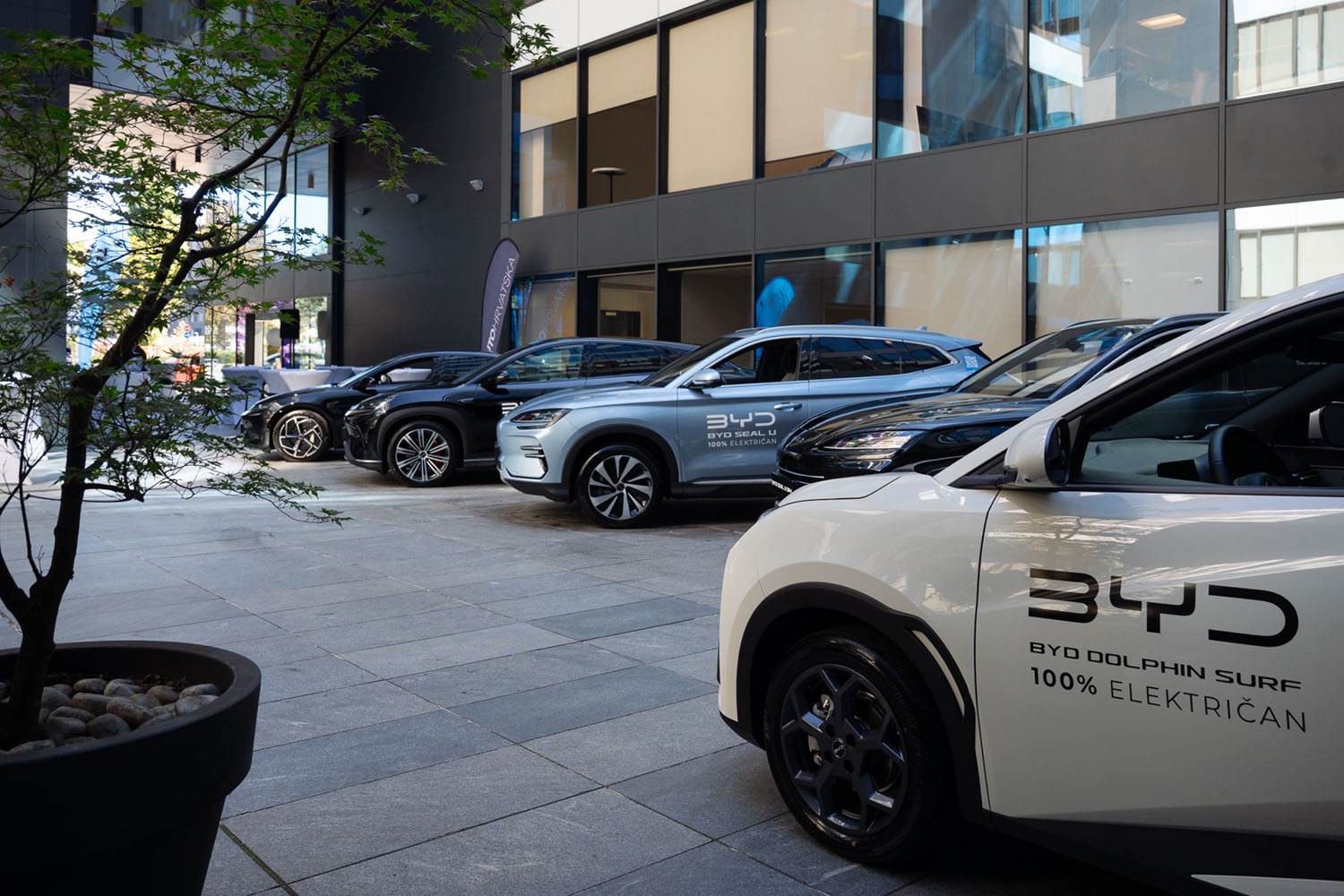 Auto Hrvatska svečano otvorila BYD prodajno-servisni centar u Heinzelovoj 70 u Zagrebu