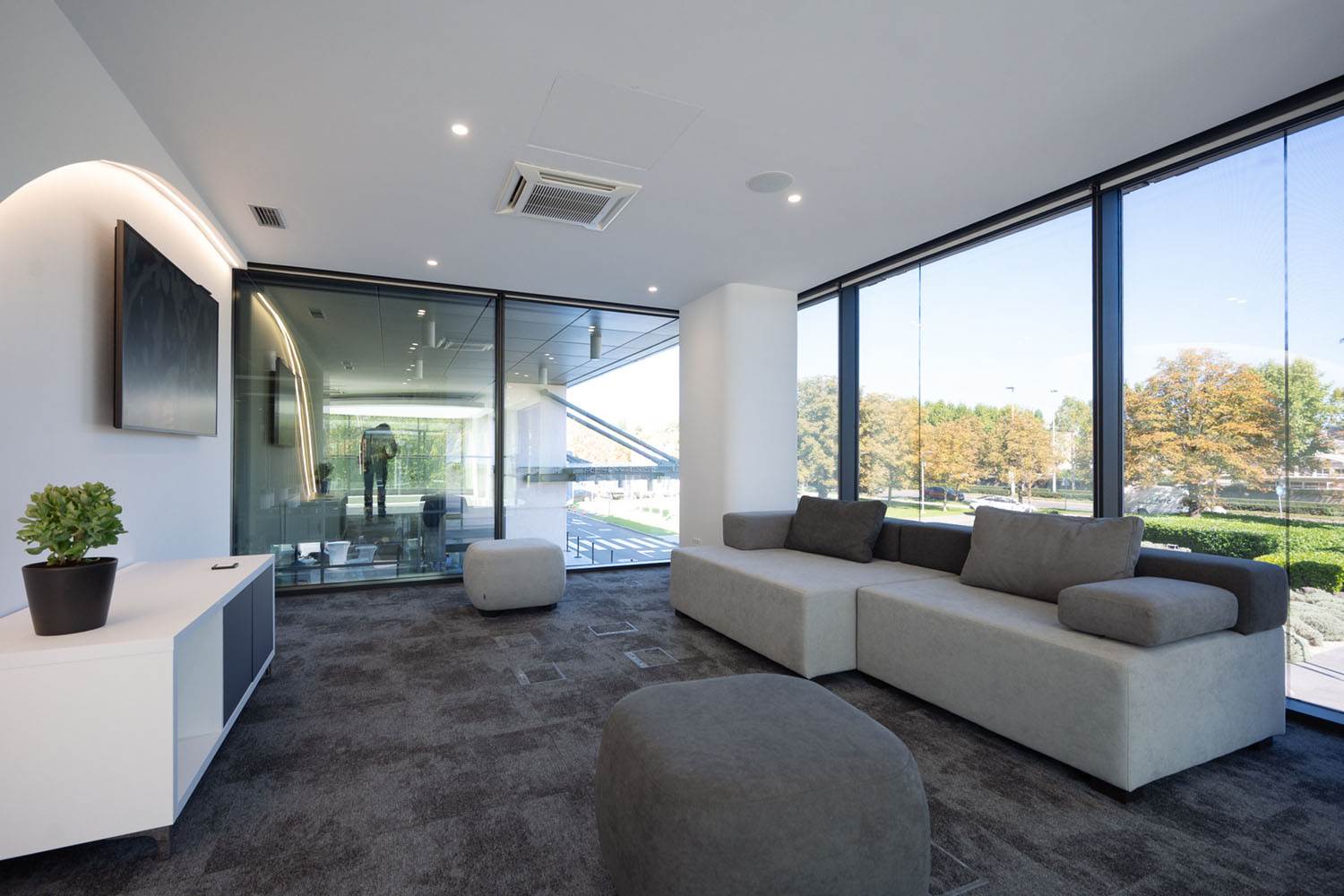 Auto Hrvatska svečano otvorila BYD prodajno-servisni centar u Heinzelovoj 70 u Zagrebu