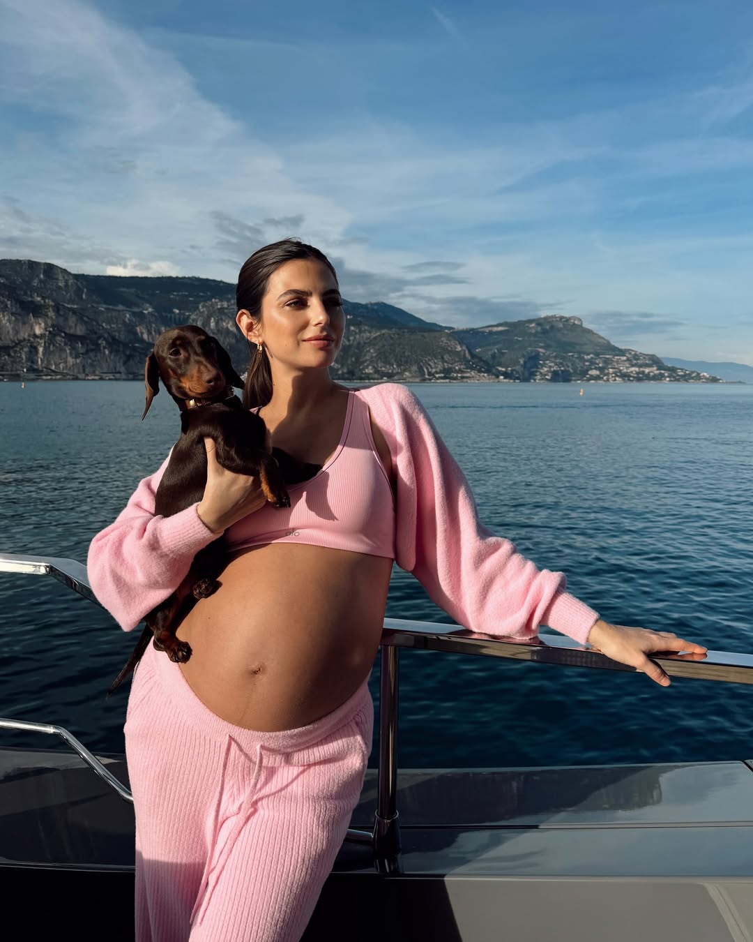 Lazy Sunday with my bestie 🐾@alo @aloyoga.jpg