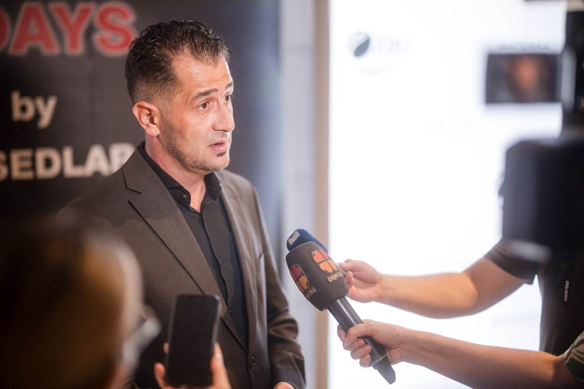 5. 68390764-82c7-4270-bbd4-6e0176c85d94.jpg