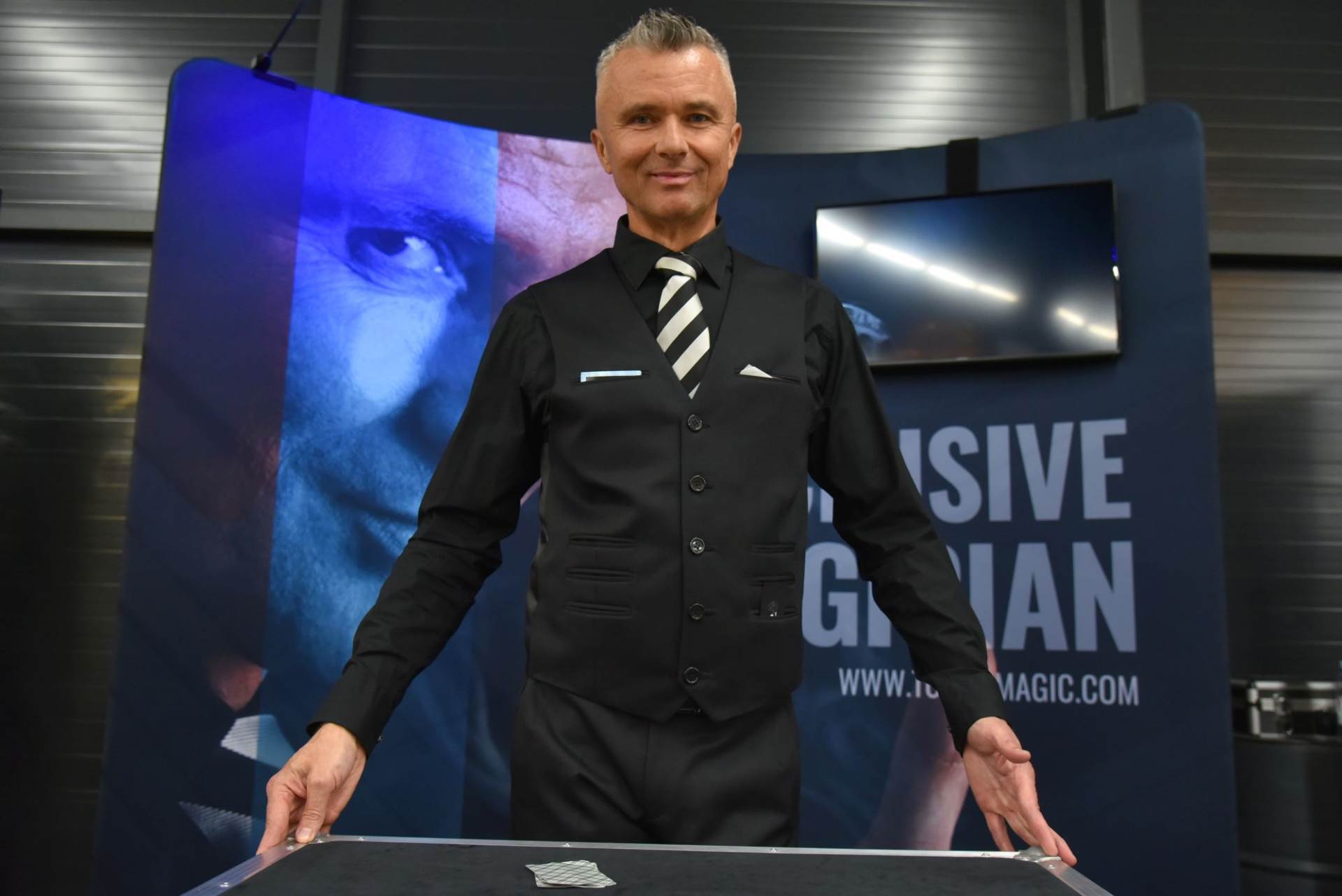 EXCLUSIVE MAGICIAN1.jpg