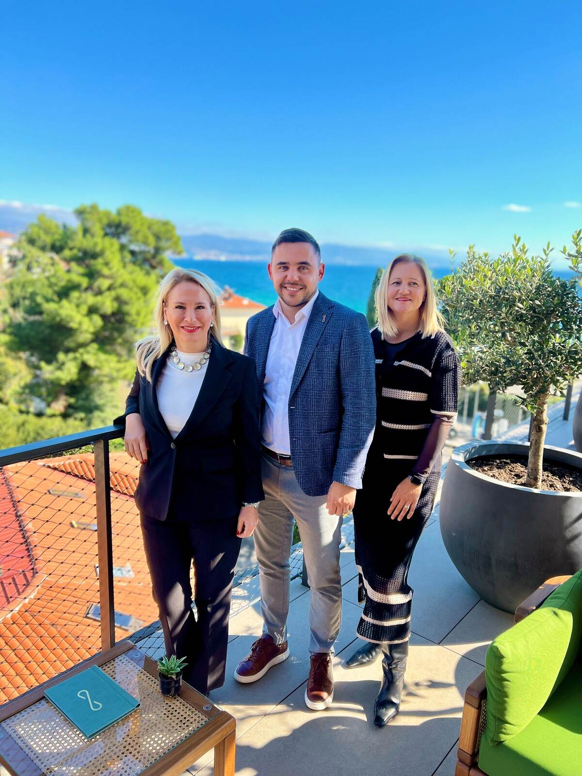 Josipa Jutt Ferlan, direktorica Hilton Hotela, Davor Kovčalija, Hotel Manager i Anamaria Hauptfeld Schweitzer, Katarina Line.jpg