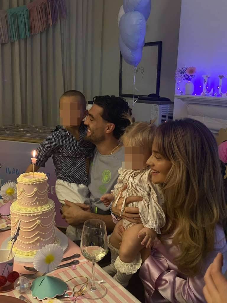 Mateo i Izabel Kovačić s djecom