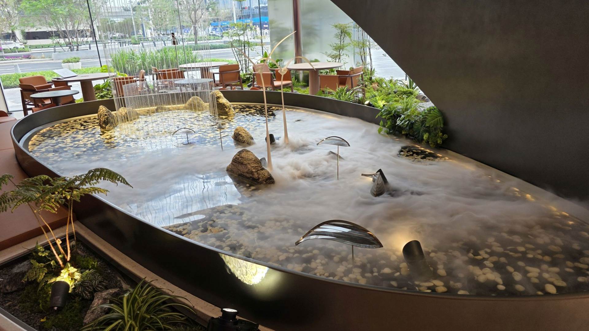 Honor Alpha Flagship Shenzhen (3).jpg