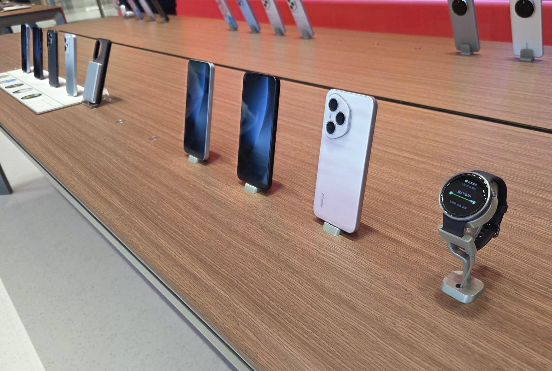 Honor Alpha Flagship Shenzhen (6).jpg