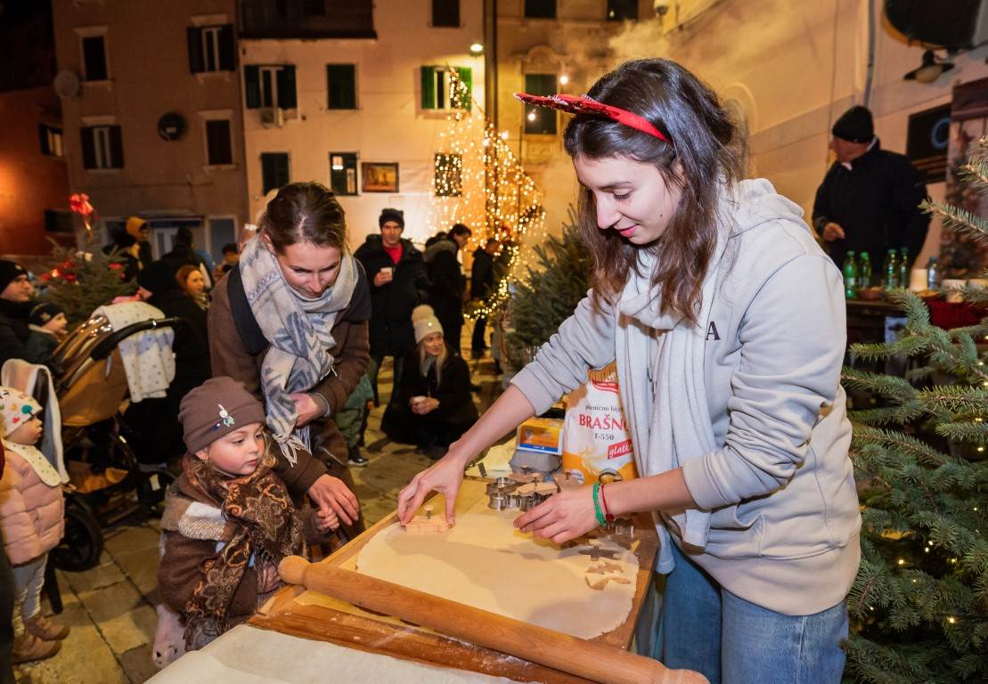 Nadal in famia _foto Ekomuzej-Ecomuseo Batana (5).jpg