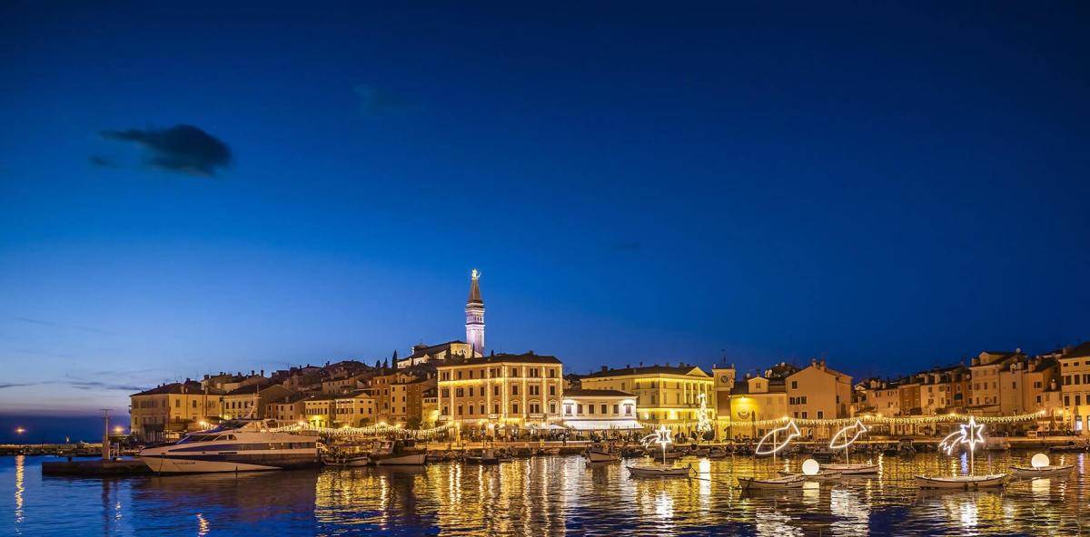 Advent Rovinj-L'Avvento Rovigno foto Grad Rovinj Rovigno (3).jpg