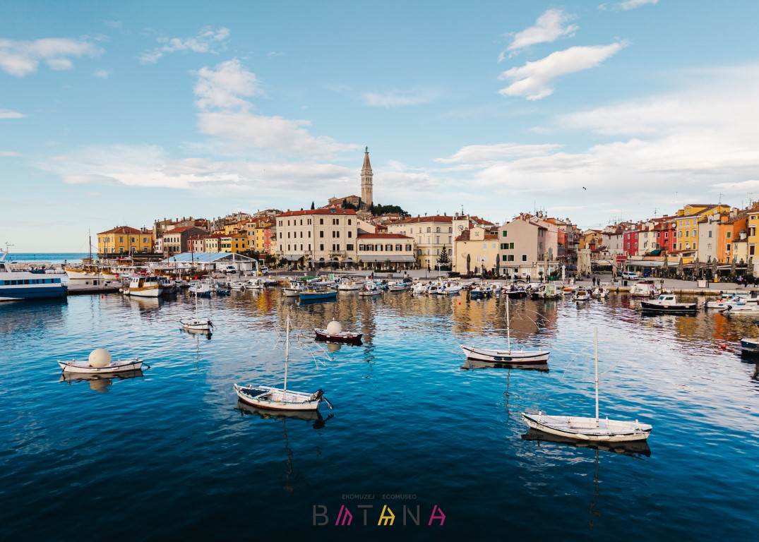 00 Ukrasene rovinjske batane_foto Ekomuzej-Ecomuseo Batana (3) (Medium).jpg