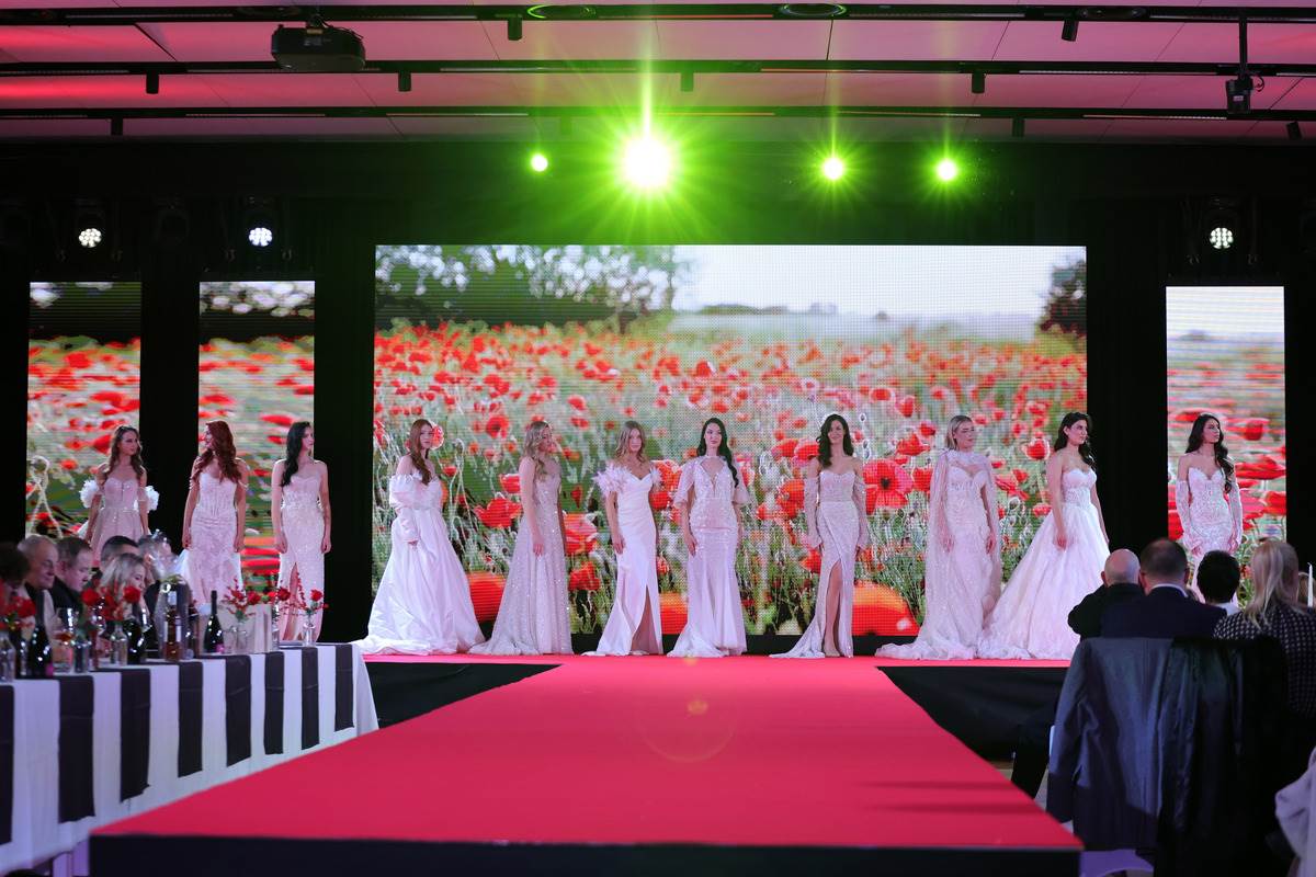 Kraljica Hrvatske_02.jpg