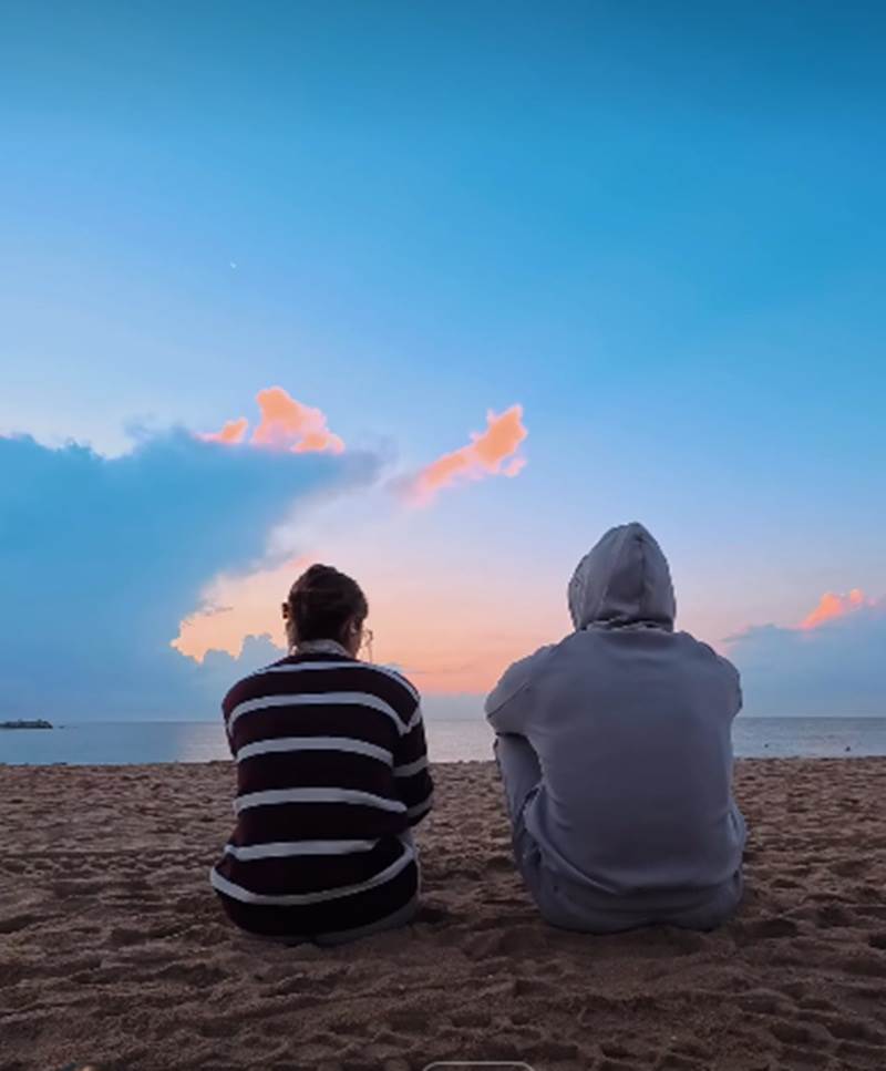 Ella Dvornik s dečkom