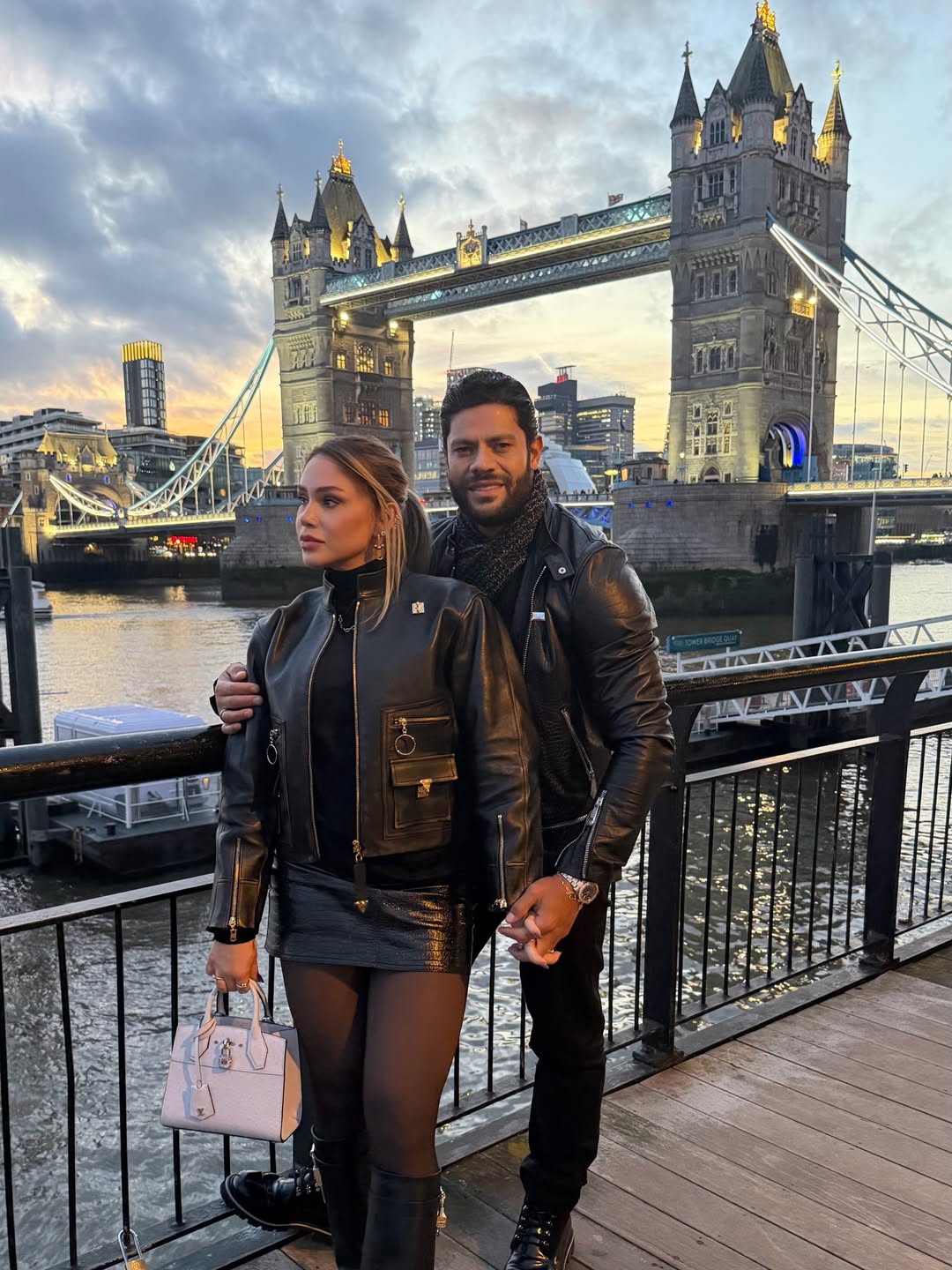 London days with you …So perfect! 🇬🇧🎡🚇💂🏼_♀️☎️🏙️ (2).jpg