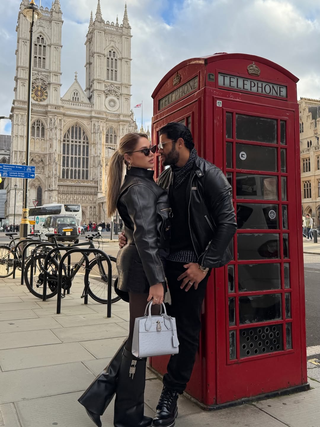 London days with you …So perfect! 🇬🇧🎡🚇💂🏼_♀️☎️🏙️.jpg