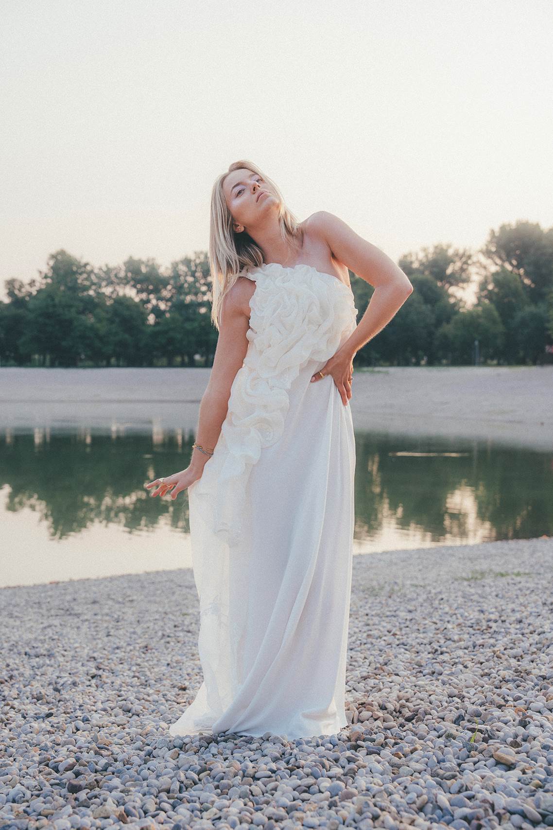 atelier mirna_luksuzna vjenčanica_umjetničko djelo_svila(1).jpg