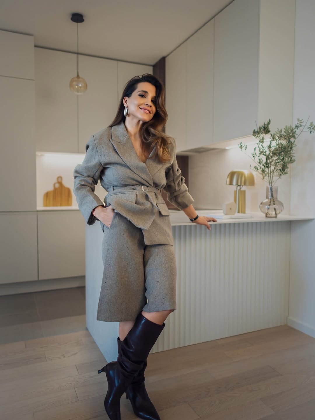 Stigla sam u Split, a sa mnom su stigli orah-barski stolci…S još par detalja koje sam donijela,  (2).jpg