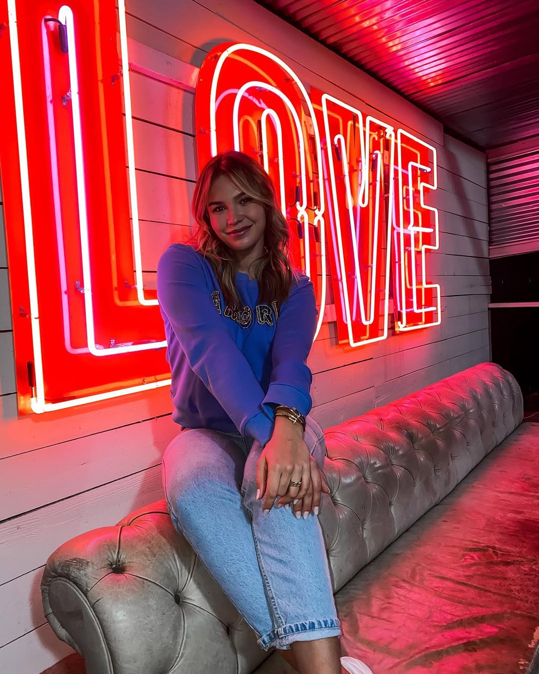 LOVE ..#fashion #fashiongoals #fashiondayly #lookinspo #outfitlove #outfit #outfitposts#thefashi.jpg