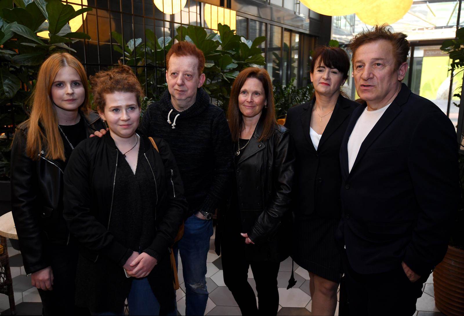 Jasenko Houra i Mladen Bodalec sa suprugama i djecom