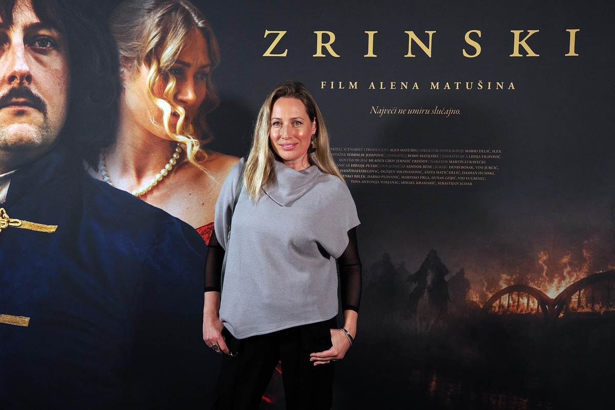 Csilla Barath Bastaic.jpg