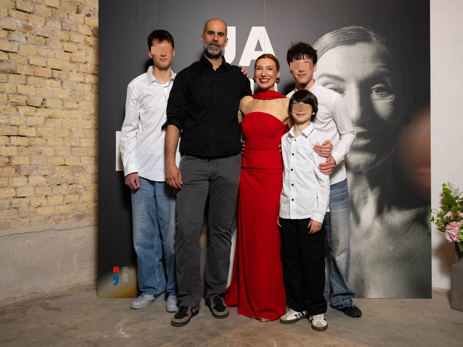 Daria Lorenci Flatz sa siprugom i sinovima