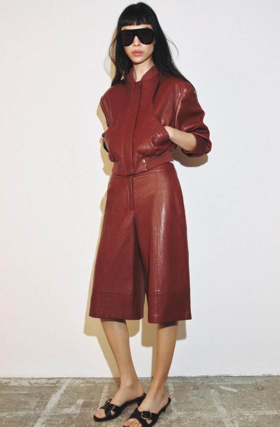 AUX LEATHER BOMBER JACKET WITH SHOULDER PADS/ ZARA/ 39.95 EUR