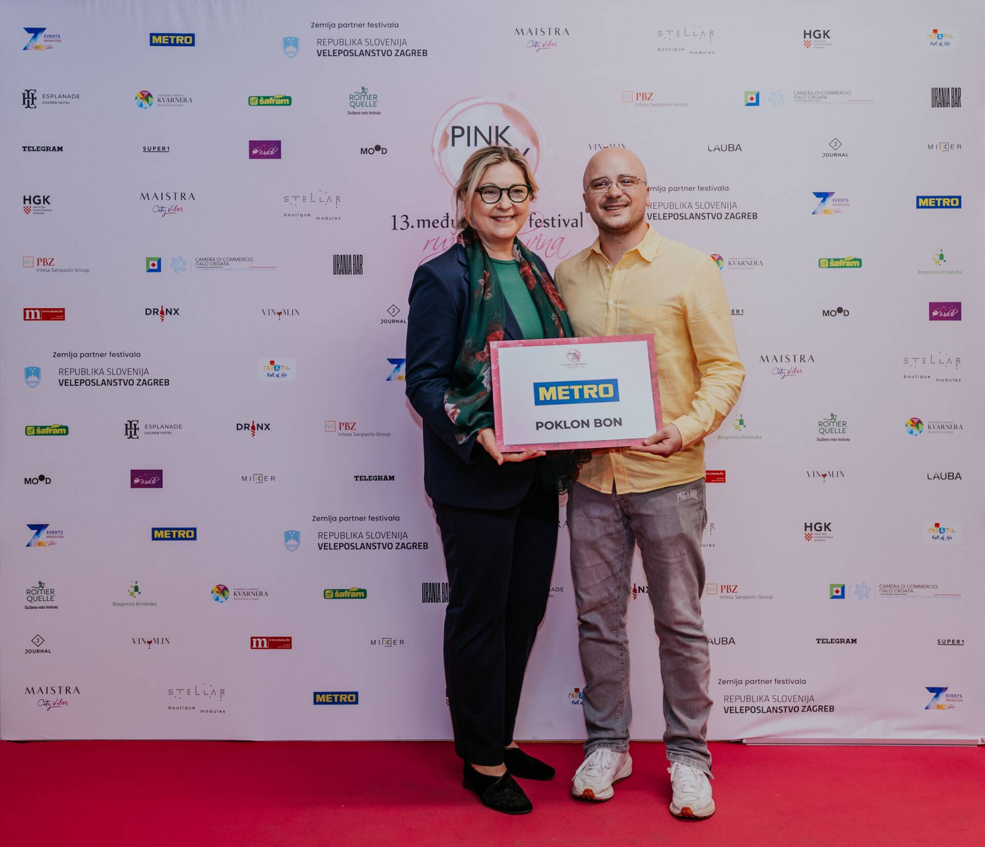 17 Suzana Nikolić i Dominik Bach iz Knebu vinarije nagrada za najkreativniji izlagački stol.jpg