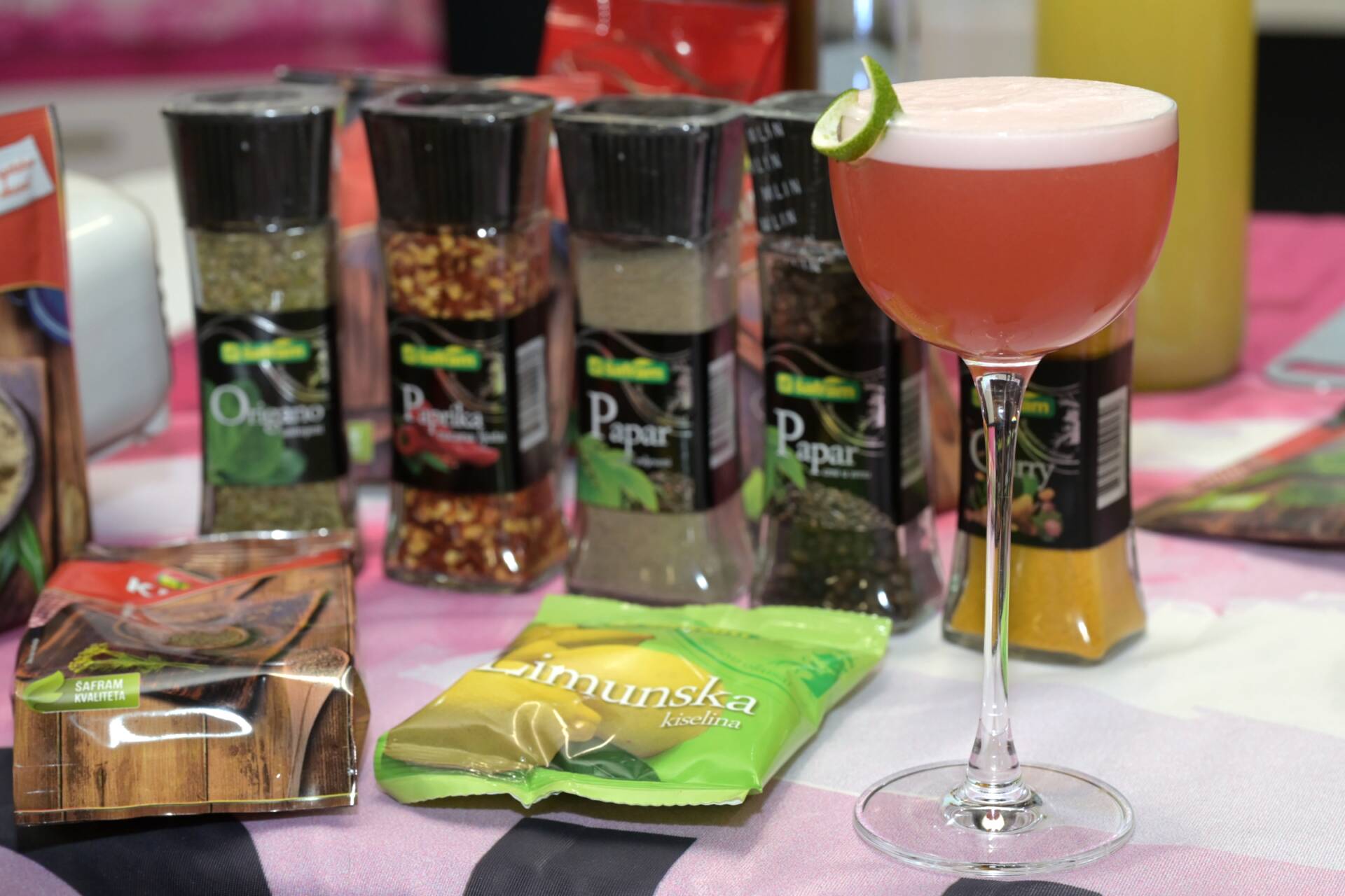 37 Pink Mixology koktel.jpg