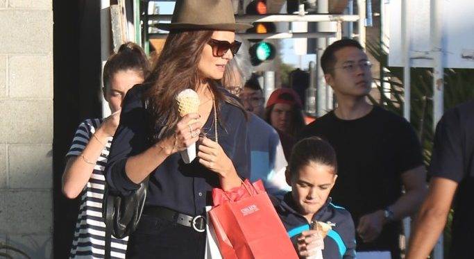 Katie Holmes ponovno u ulozi samohrane majke?