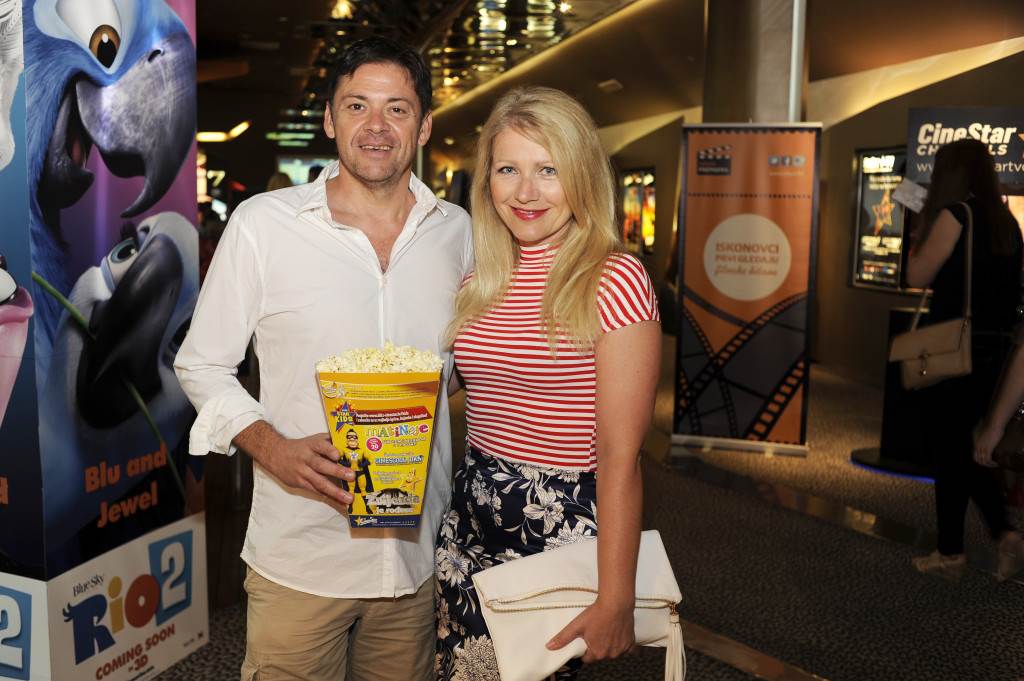 Tko je sve došao na premijeru filma  "Pjesma koja ljubav znači"? 