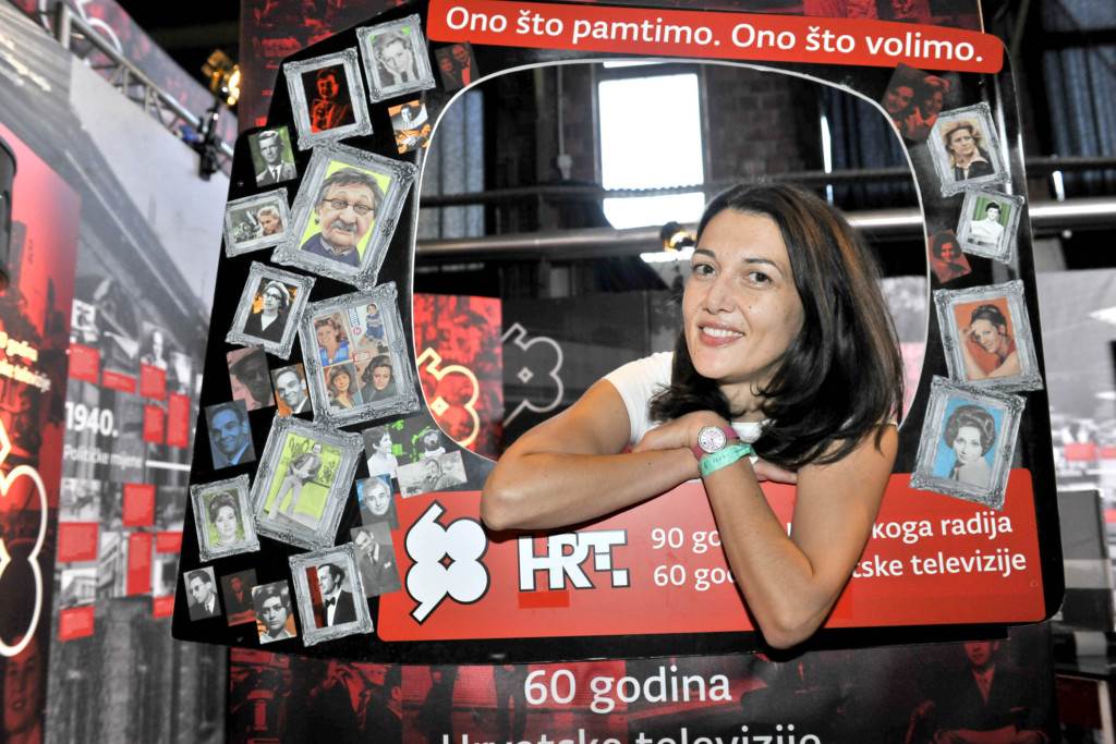 Voditeljica HRT-ova Dnevnika, Marta Šimić Mrzlečki, pukla od smijeha usred emisije