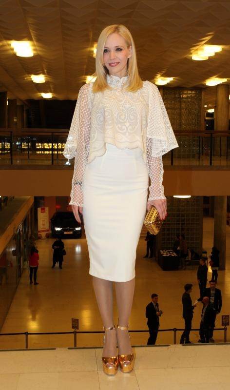 KAKO JOJ STOJE? Jedine platforma sandale koje Jelena Rozga obožava
