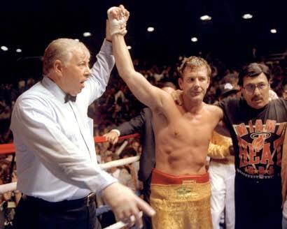 UZ MARKOVO ODOBRENJE: Donald Trumpa se vraca na Facebook i Instagram