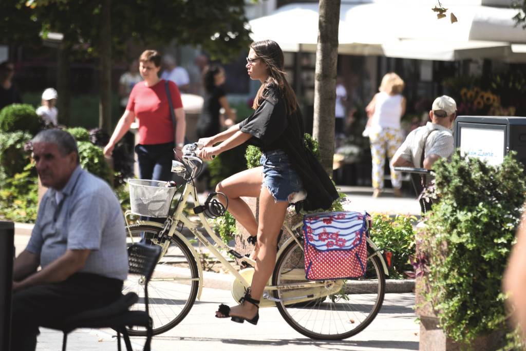 PRILIKA KOJA SE NE PROPUŠTA: Pogledajte unutrašnjost Honora Magic Vs