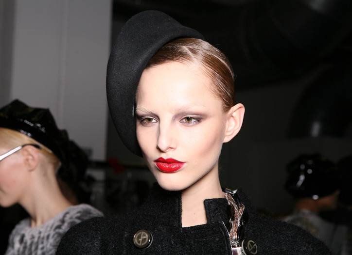 HOTEL BUDUCNOSTI: Simultani prijevod izmedu dvije osobe koje se ne razumiju