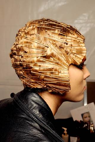 BUDDIE: Power bank s izmjenjivom baterijom i korisnim alatima