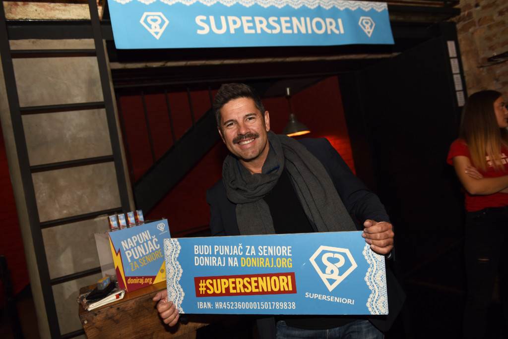 Deppu je dosadno ljubiti se sa Jolie