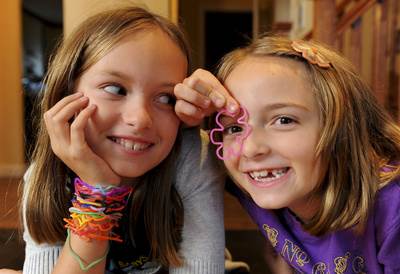 Zvijezde poludile za dječjim trendom- Silly bandz