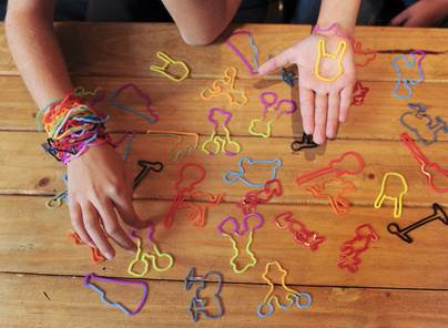 Zvijezde poludile za dječjim trendom- Silly bandz