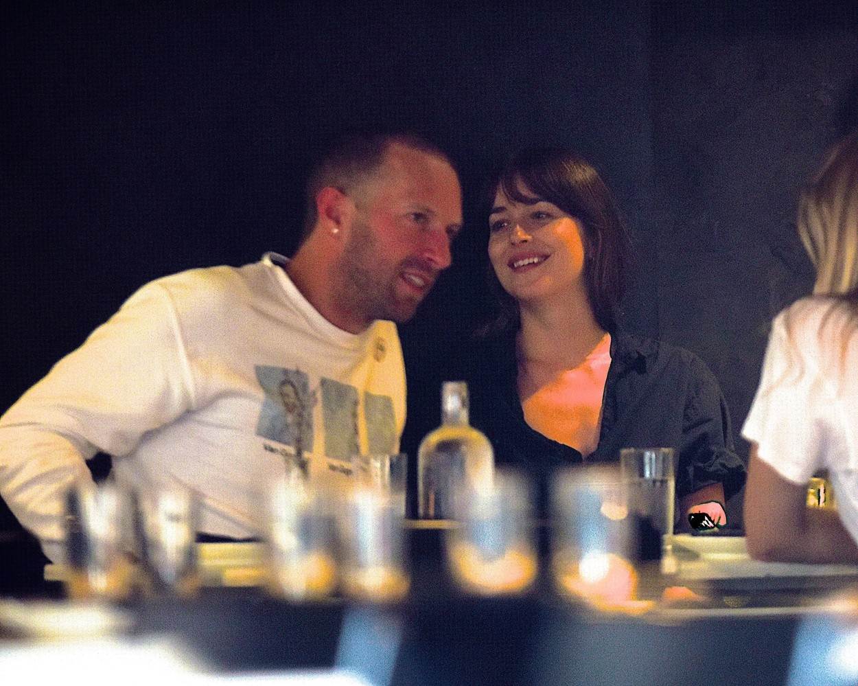 Dakota Johnson i Chris Martin