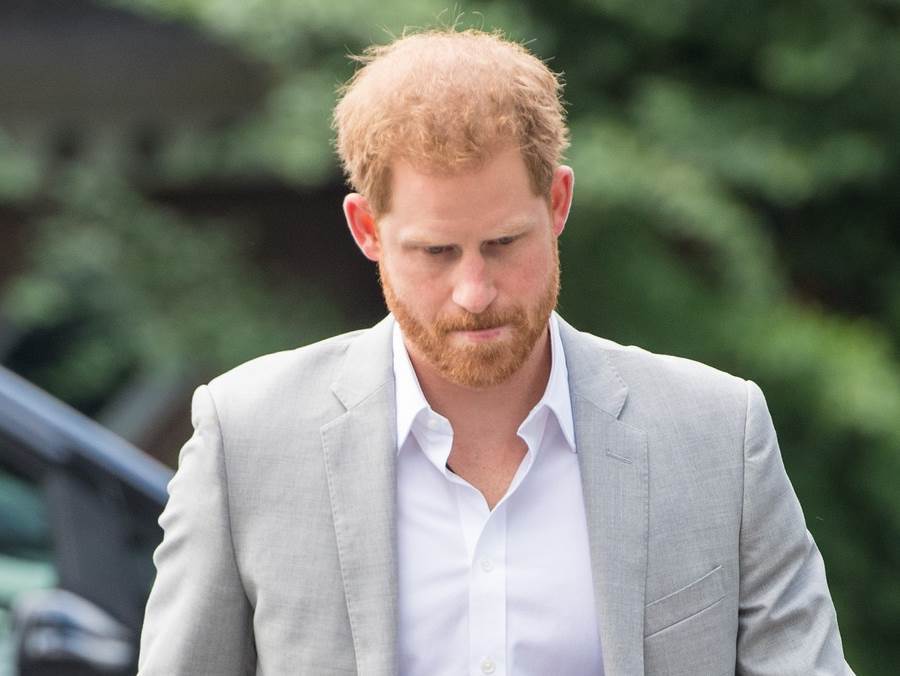 BEZ MEGHAN Princ Harry na proslavi godišnjice s novom tajnicom