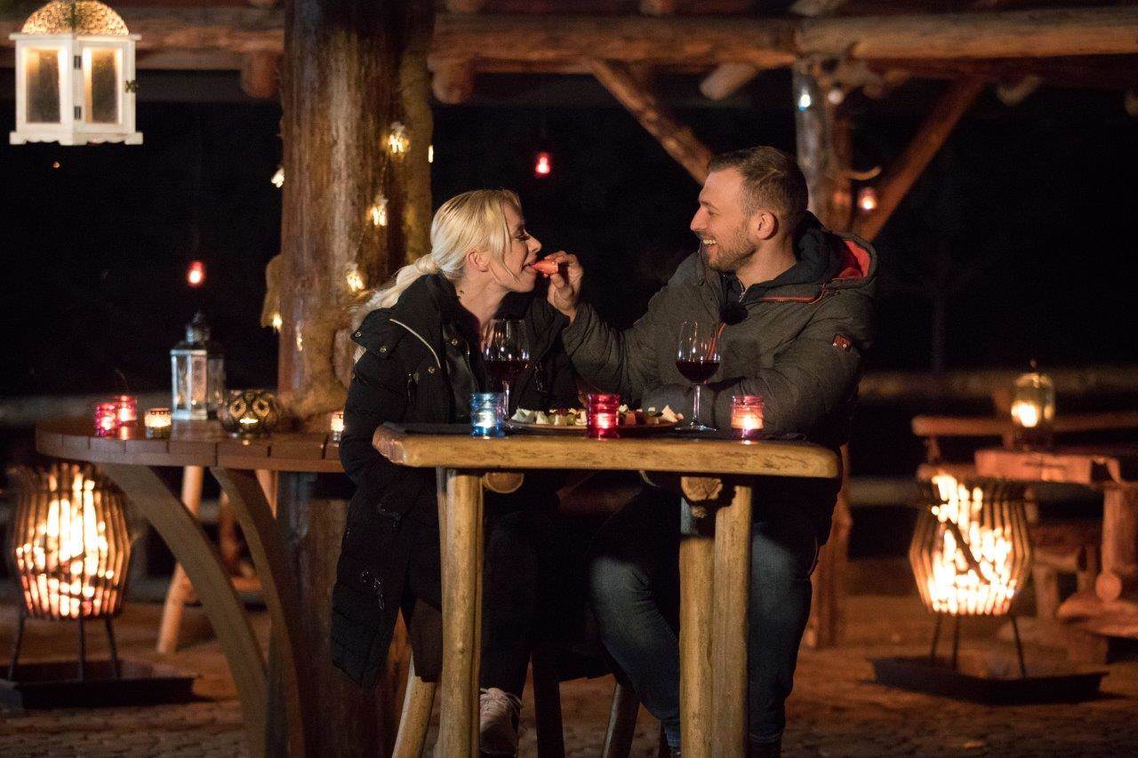 Djevojke lude za Mijom: 'Sve su kao hijene koje žele napasti Bambija'