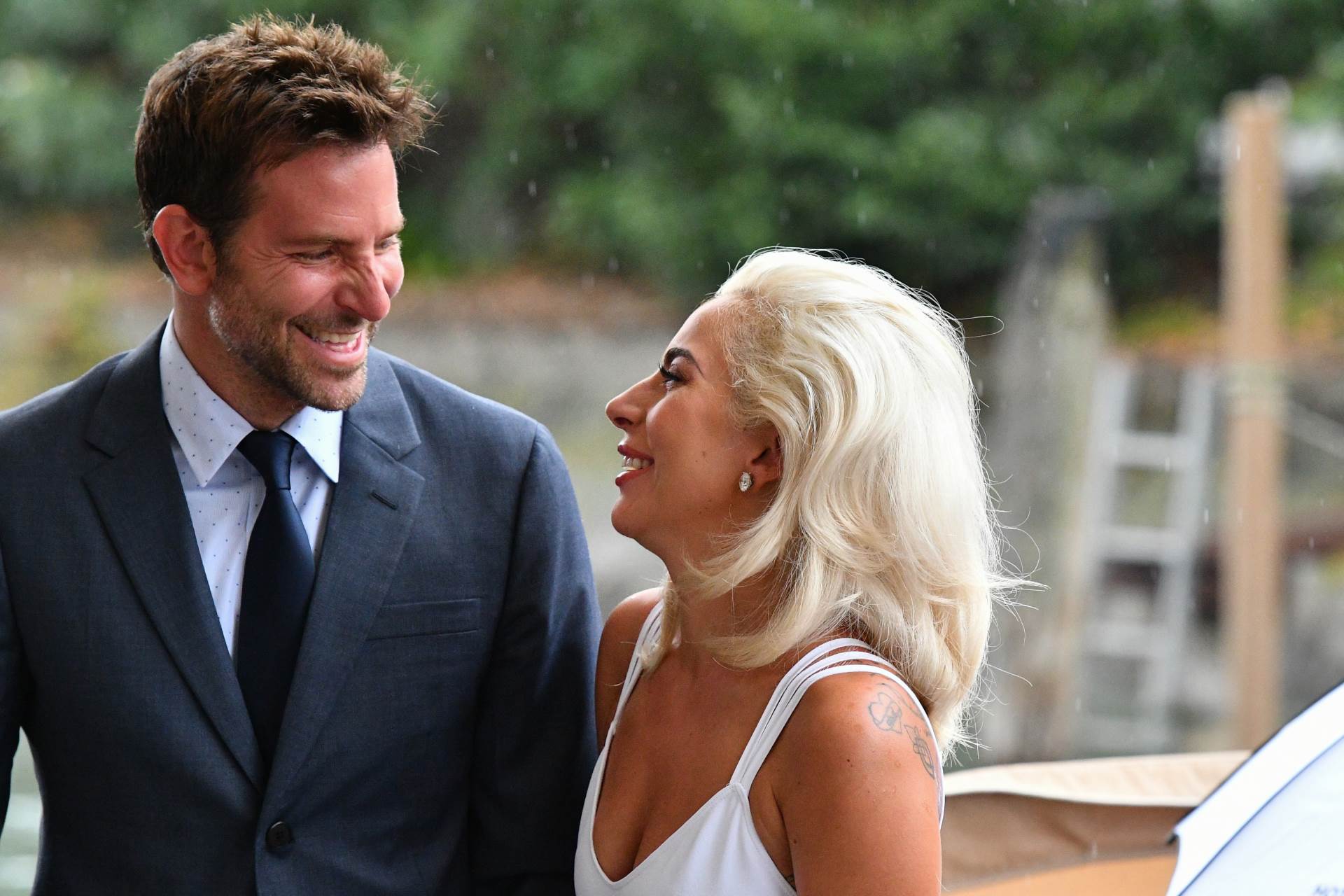 Bradley Cooper ljubi osam godina stariju kolegicu?