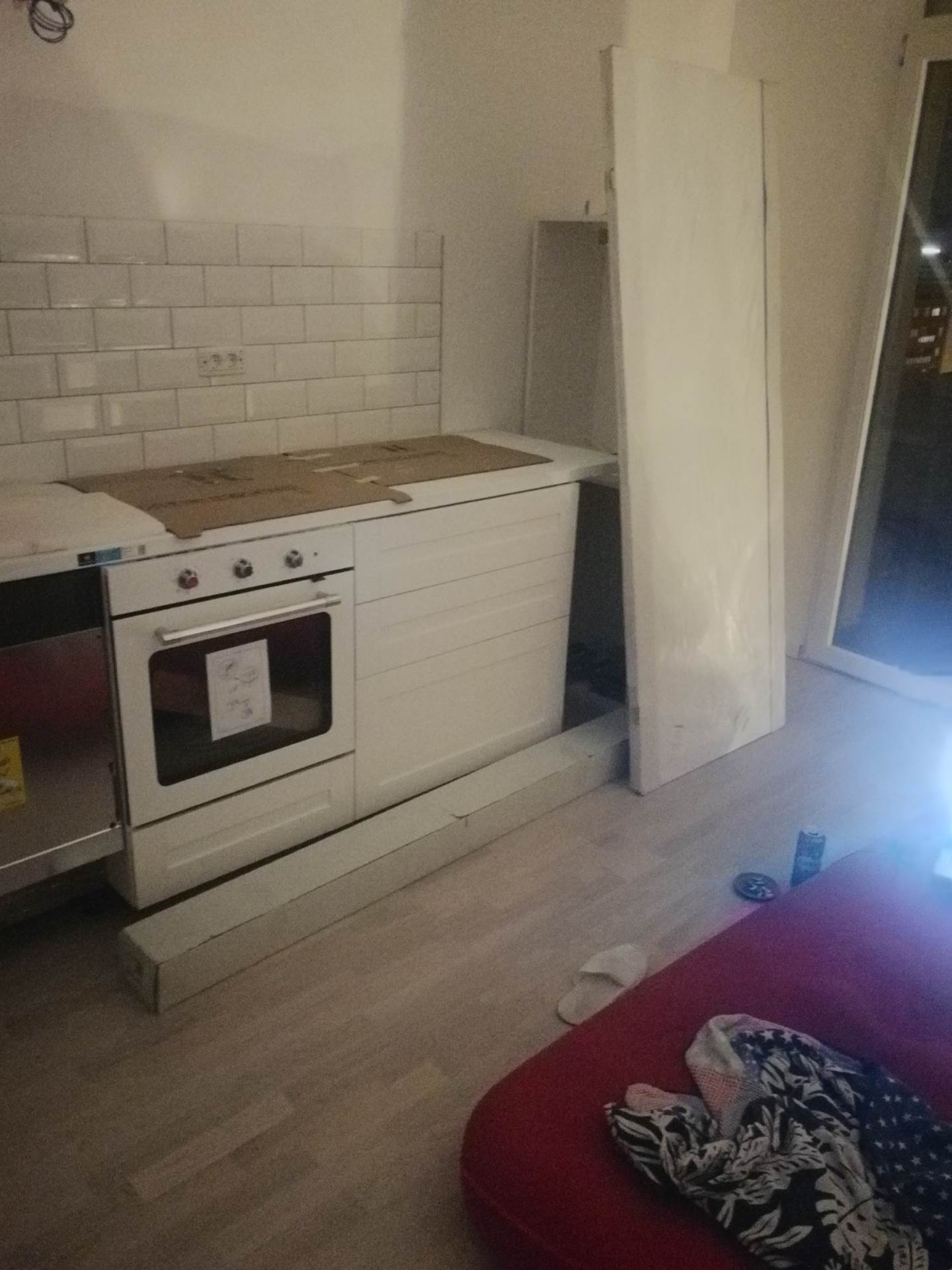 Pocetak instalacije kuhinje