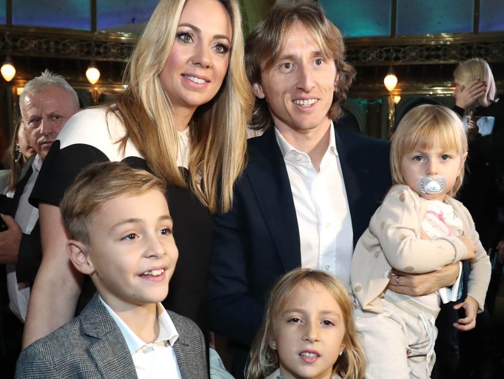 Elegantna Vanja Modrić zasjenila supruga