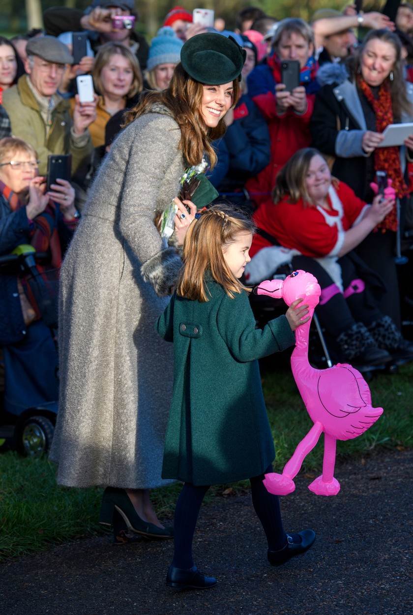 George i Charlotte izazvali euforiju pojavivši se na božićnoj misi