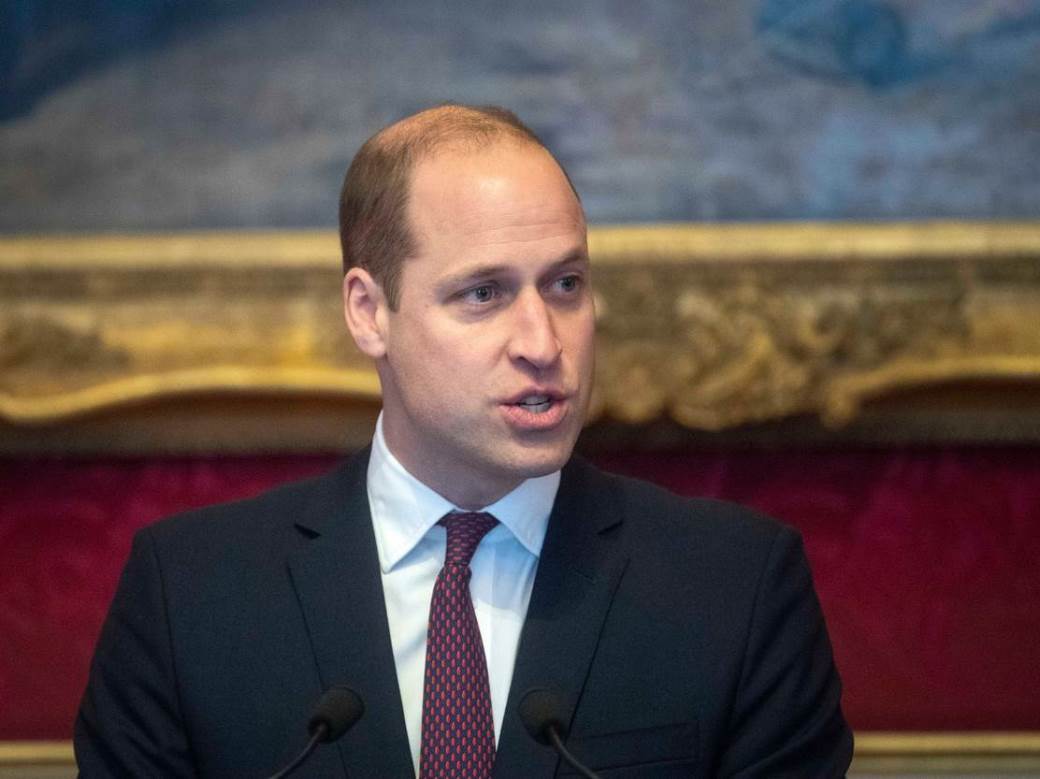 ZAVRŠIO U BOLNICI Princ William kolabirao na Dianinom grobu
