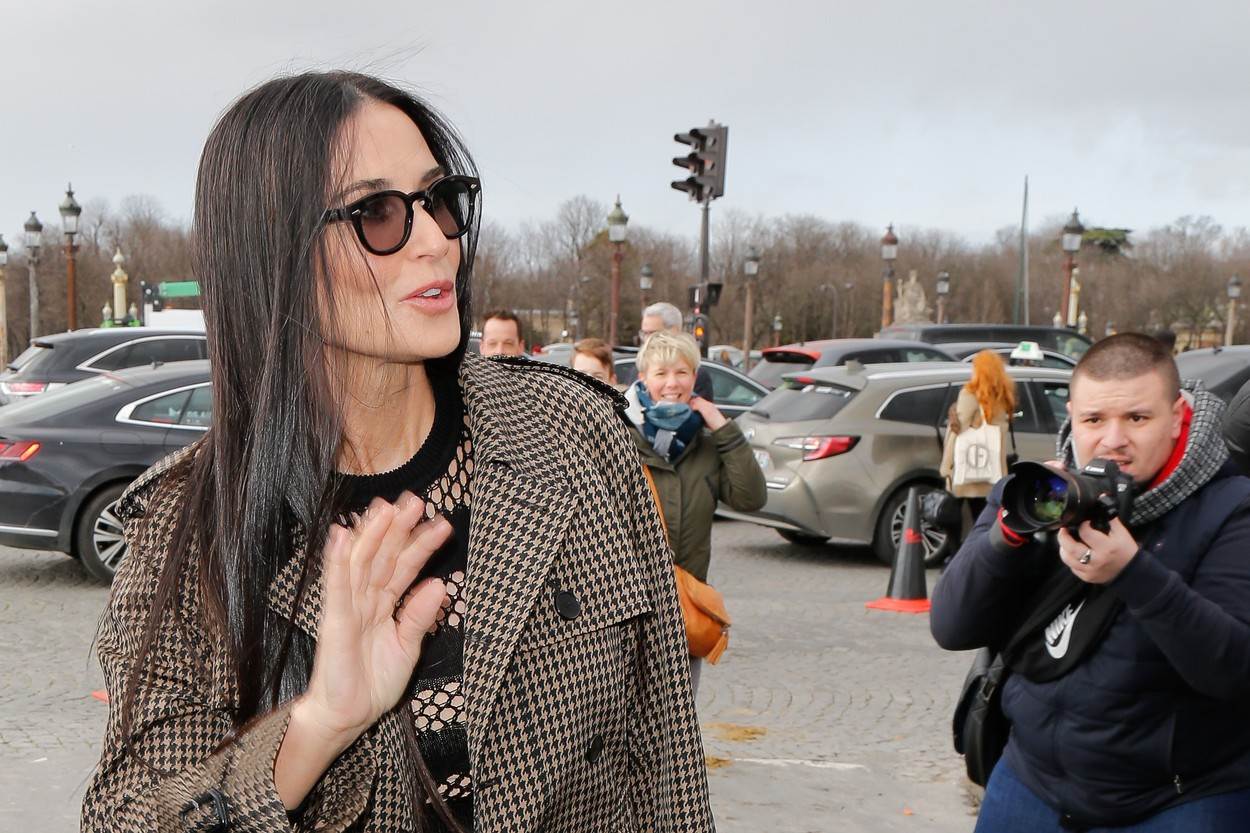 Demi Moore u šestom desetljeću života odjenula mrežasto