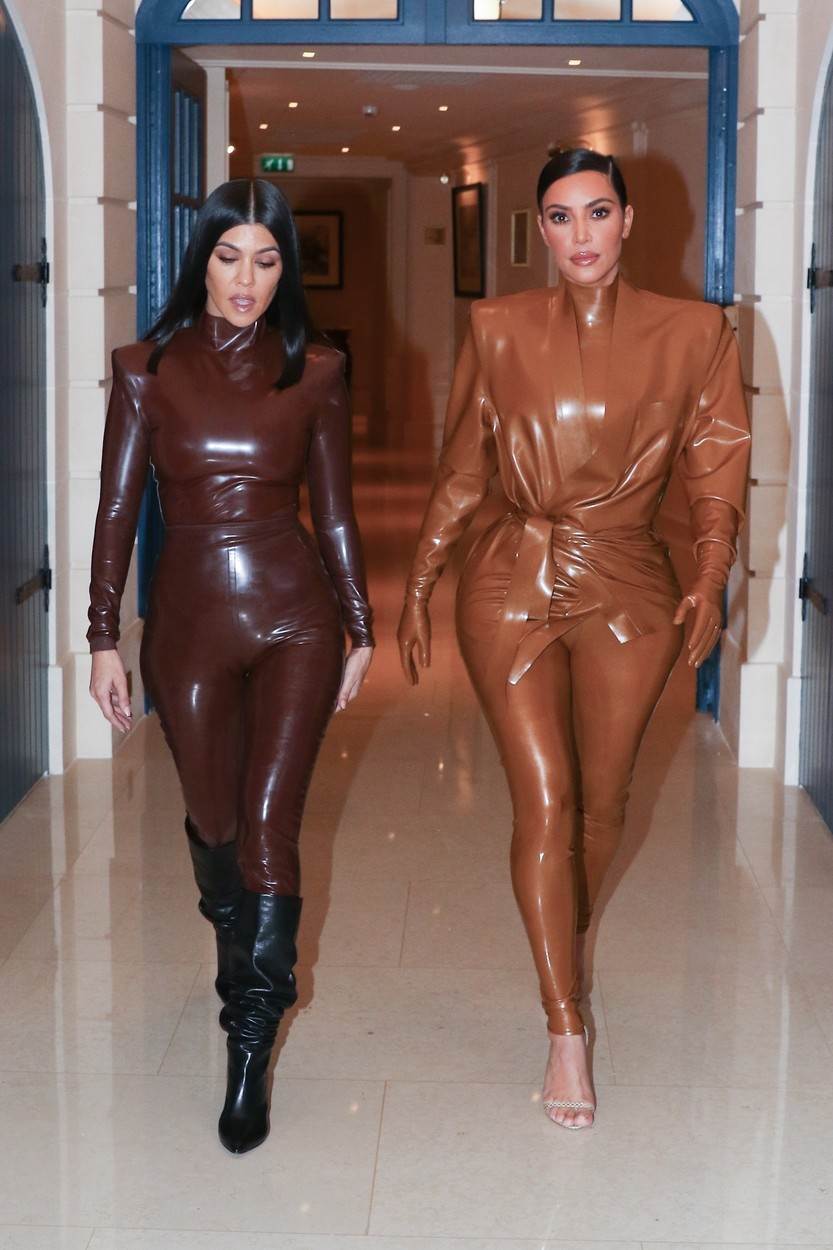 Kim i Kourtney u crkvu došle u pripijenim lateks outfitima