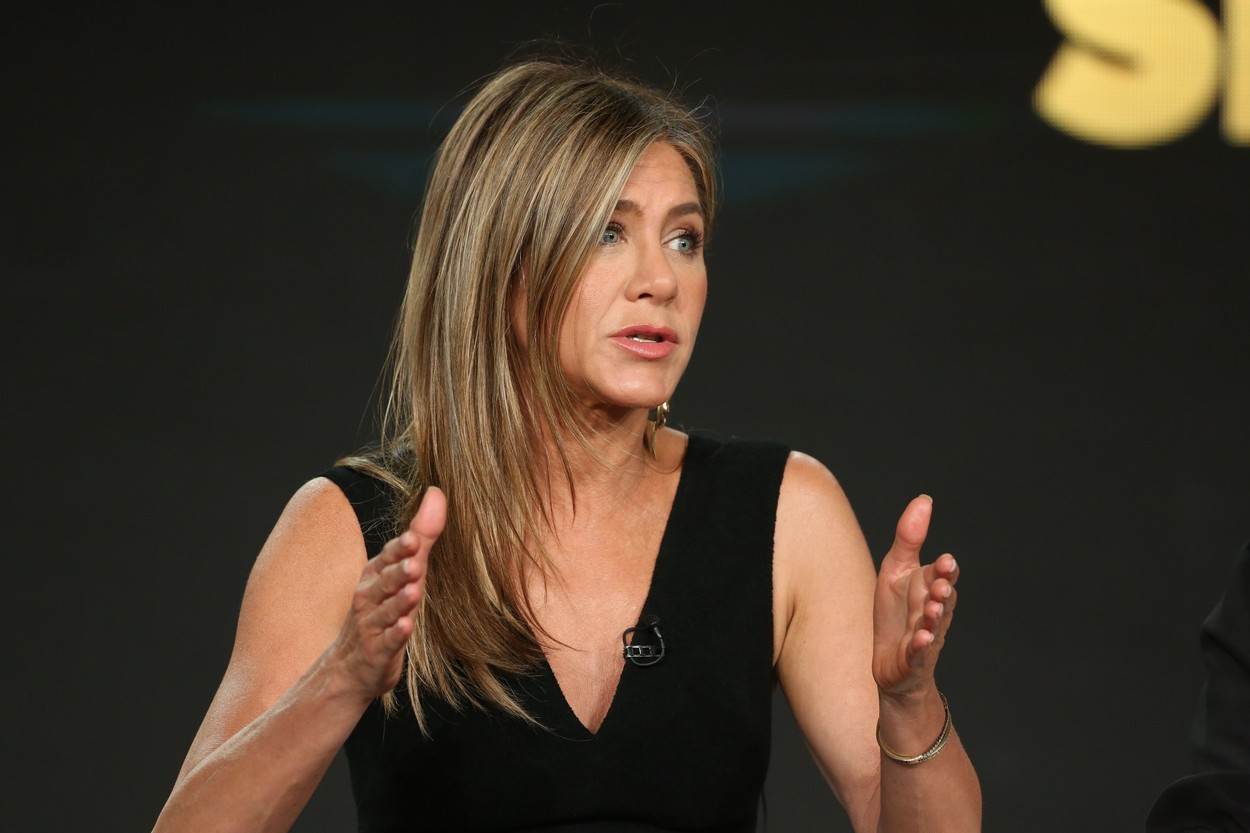 ISPLIVALE ŠOKANTNE PORUKE 'Trebalo bi ubiti Jennifer Aniston'