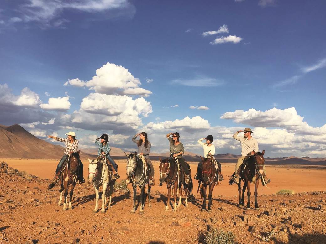 Upoznajte sestre Senku i Majdu Pazman, trenerice divljih konja u Namibiji