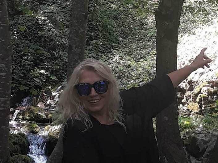 Nada Topčagić mirovinu provodi kopajući po kontejnerima