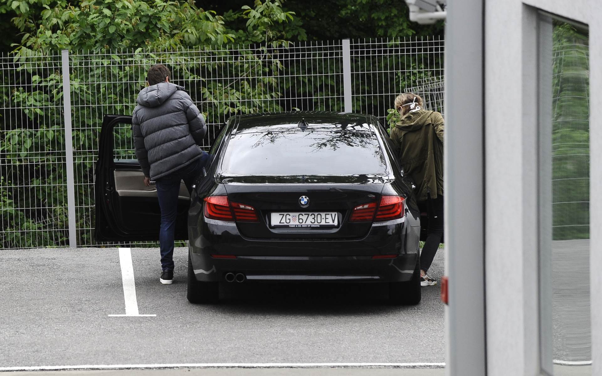 EKSKLUZIVNE FOTOGRAFIJE IZLASKA IZ BOLNICE Omiljeni Dinamovac postao otac